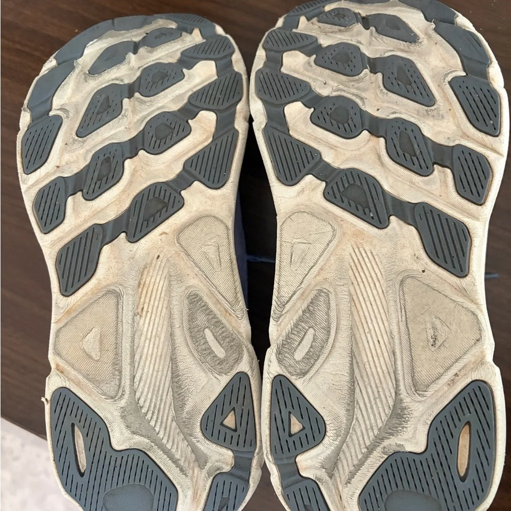 Hoka x Free People Clifton 9 Running Shoes - Picture 6 of 8